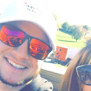 Meet your Posher, Hunter